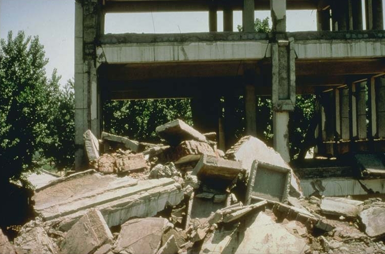 Tangşan 1976 yıkıntılar