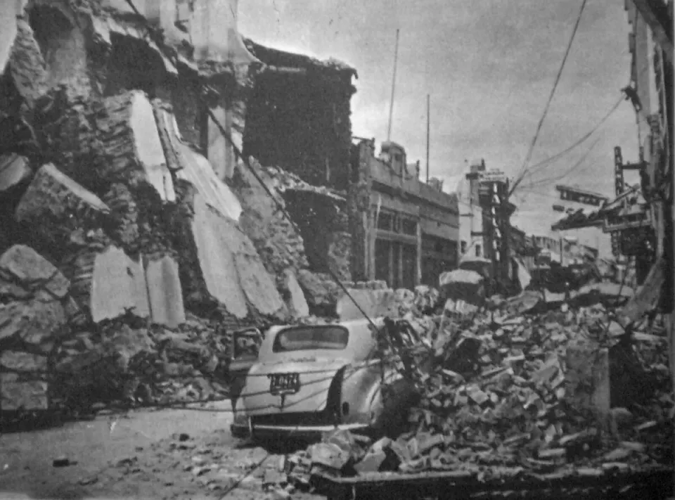 Depremden sonra enkazla dolu San Juan sokağı