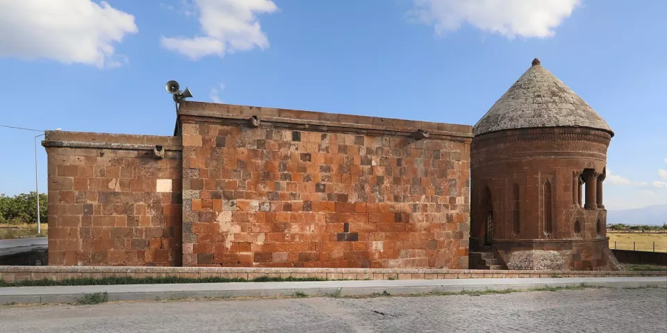 Ahlat'ta Emir Bayındır Kümbeti