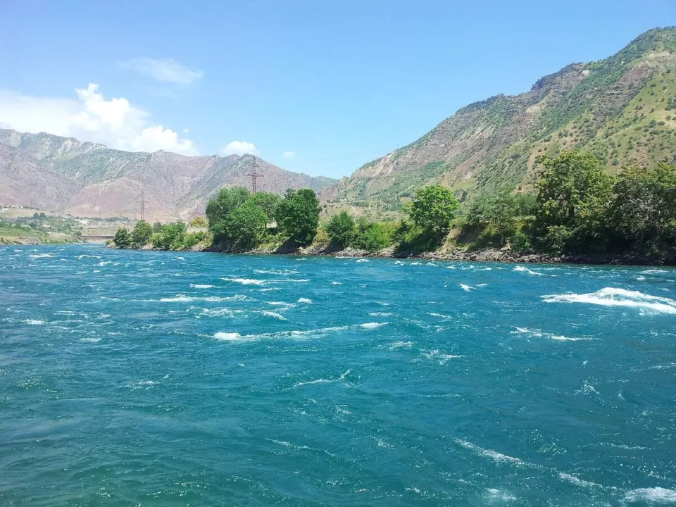 Tacikistan'da Vahş Nehri vadisi