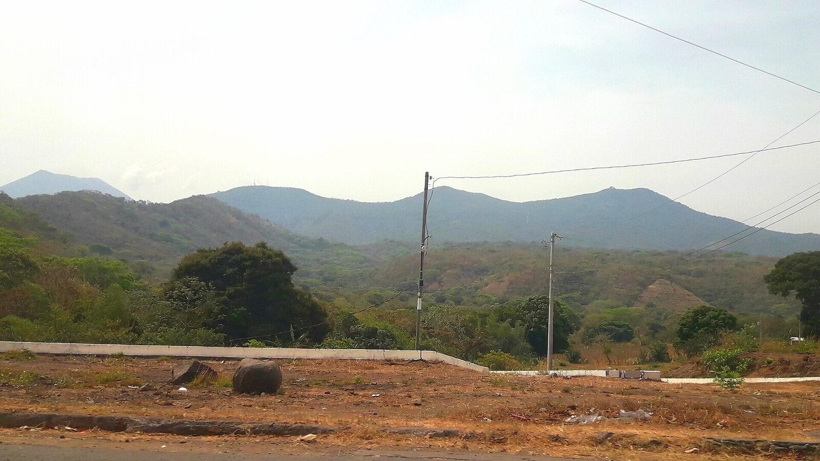 Chinameca ve San Miguel yanardağları