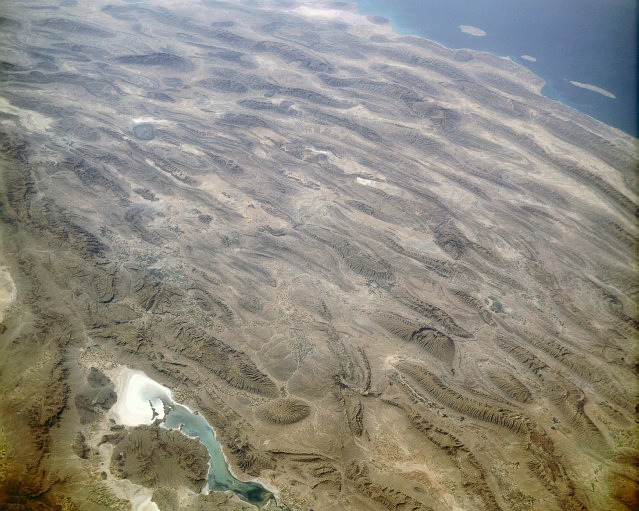 Uzaydan güney Zagros dağları